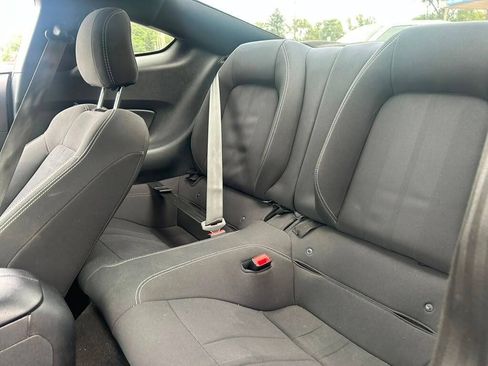 Used 2018 Ford Mustang Coupe RWD image 16