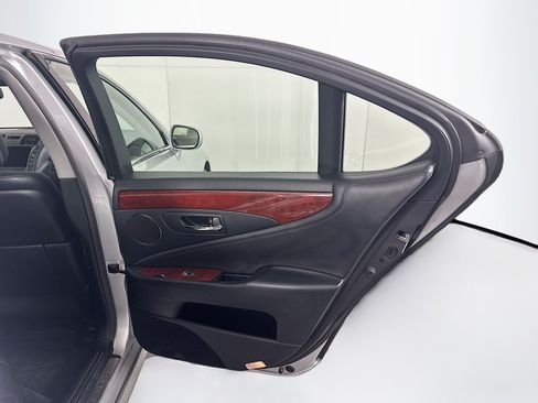 Used 2008 Lexus LS 460 RWD image 30