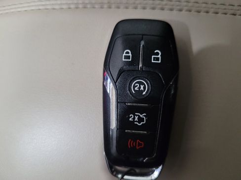 Used 2017 Lincoln MKC Select w/ Select Plus Package image 32