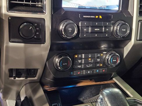 Used 2020 Ford F150 Lariat AWD/4WD image 31