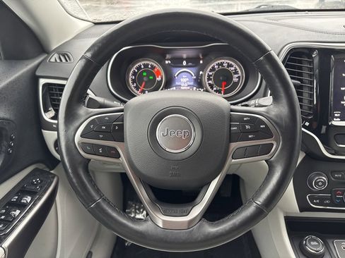 Used 2019 Jeep Cherokee Limited image 15