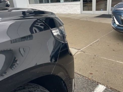 Used 2021 Chevrolet Tahoe Premier w/ Premium Package image 11