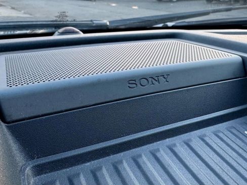 Used 2017 Ford F150 Lariat w/ Equipment Group 502A Luxury image 7