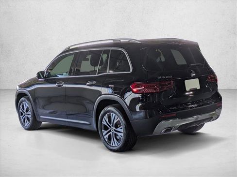 Certified 2025 Mercedes-Benz GLB 250 image 11