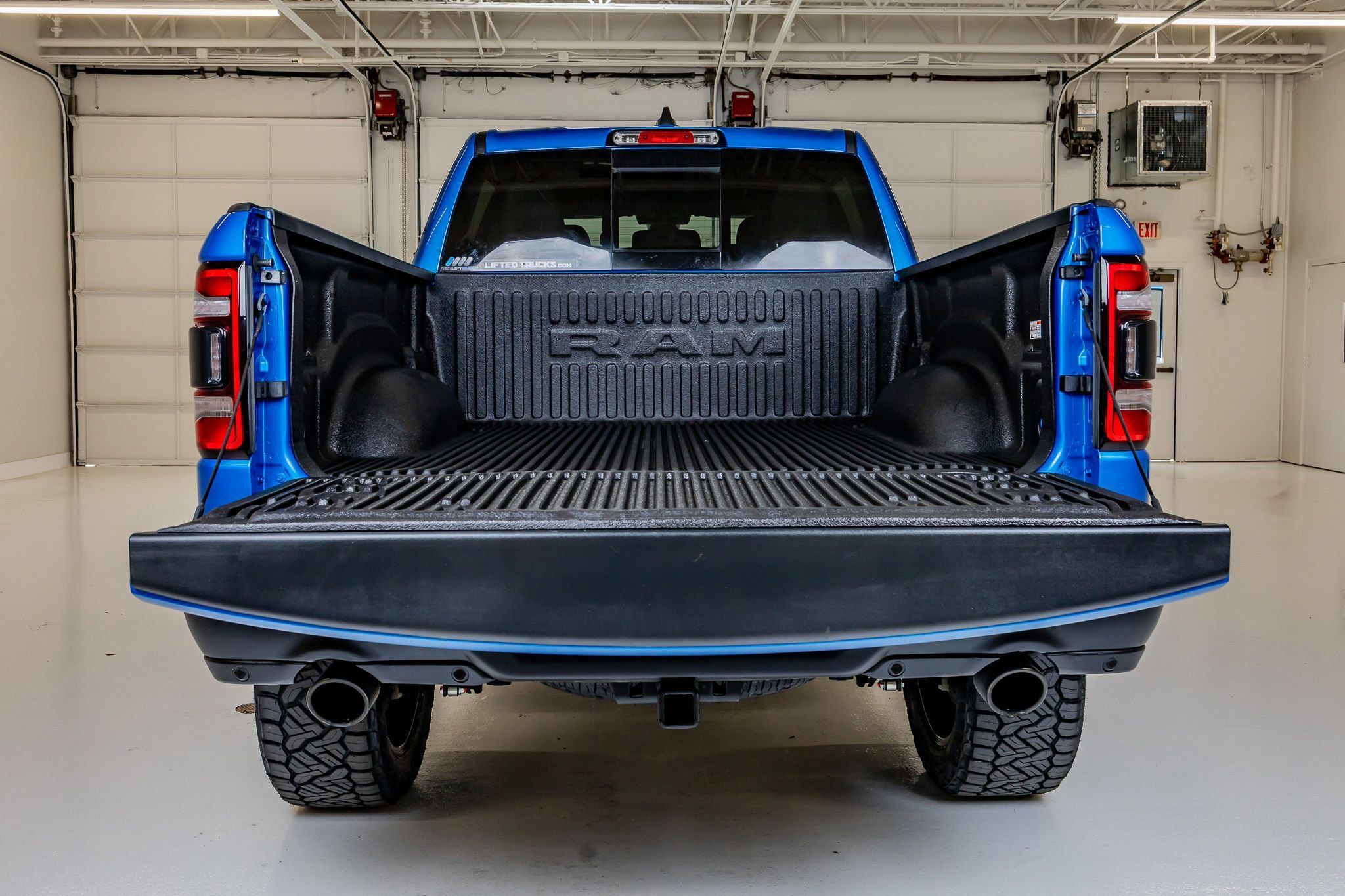 Used 2023 RAM 1500 Big Horn AWD/4WD image 9