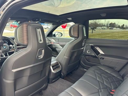 Used 2024 BMW 760i xDrive w/ Executive Package image 21
