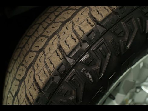 Used 2022 Chevrolet Silverado 1500 LT image 22