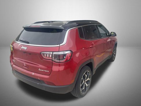 Used 2025 Jeep Compass Limited AWD/4WD image 3