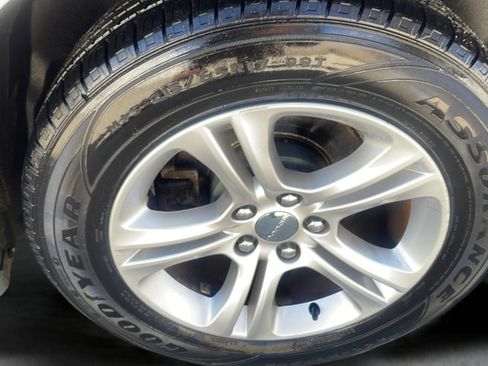 Used 2019 Dodge Charger SXT image 15