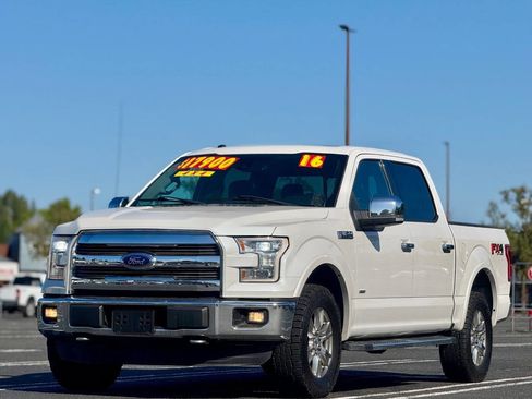 Used 2016 Ford F150 Lariat w/ Equipment Group 502A Luxury AWD/4WD image 4