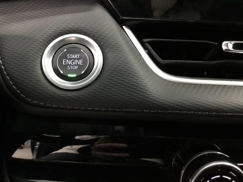 Used 2025 Chevrolet Equinox LT image 22