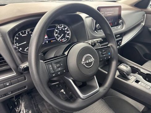 Used 2023 Nissan Rogue SV image 13
