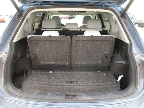 Used 2019 Volkswagen Tiguan SEL w/ 3rd Row Seat Package image 16