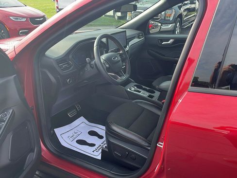 Used 2024 Ford Escape ST-Line w/ Tech Pack #1 AWD/4WD image 10