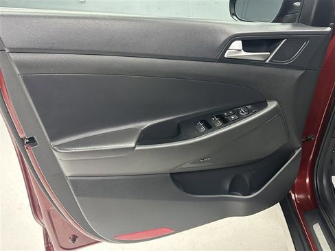 Used 2019 Hyundai Tucson Limited AWD/4WD image 17