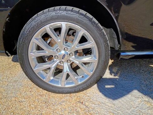 Used 2019 Ford Expedition Platinum image 18