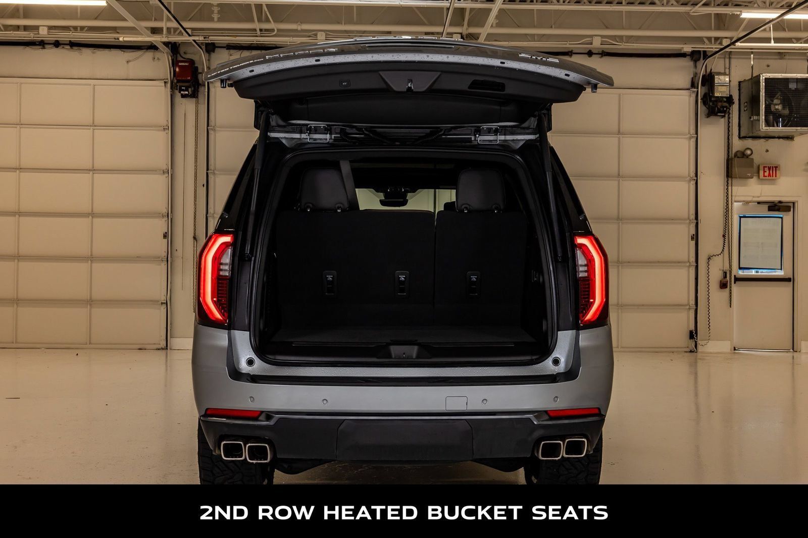 Used 2026 GMC Yukon Denali Ultimate w/ LPO, Floor Liner Package AWD/4WD image 9