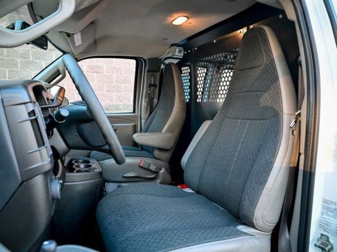 Used 2024 GMC Savana 2500 w/ Driver Convenience Package image 14
