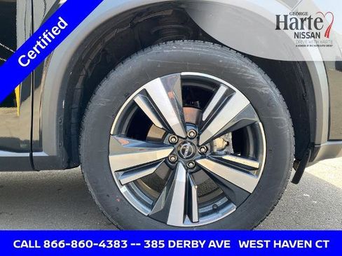 Certified 2026 Nissan Rogue SL AWD/4WD image 9