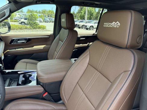 New 2026 Chevrolet Tahoe High Country w/ Sun And Tow Package AWD/4WD image 21