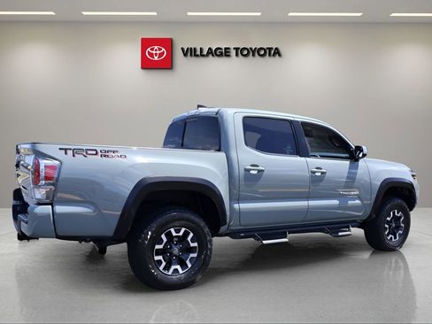 Certified 2022 Toyota Tacoma TRD Off-Road w/ Technology Package RWD image 5