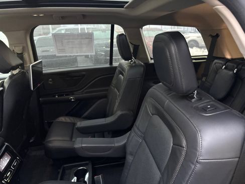 Certified 2022 Lincoln Aviator Grand Touring image 26