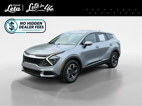 Used 2025 Kia Sportage LX FWD image 1