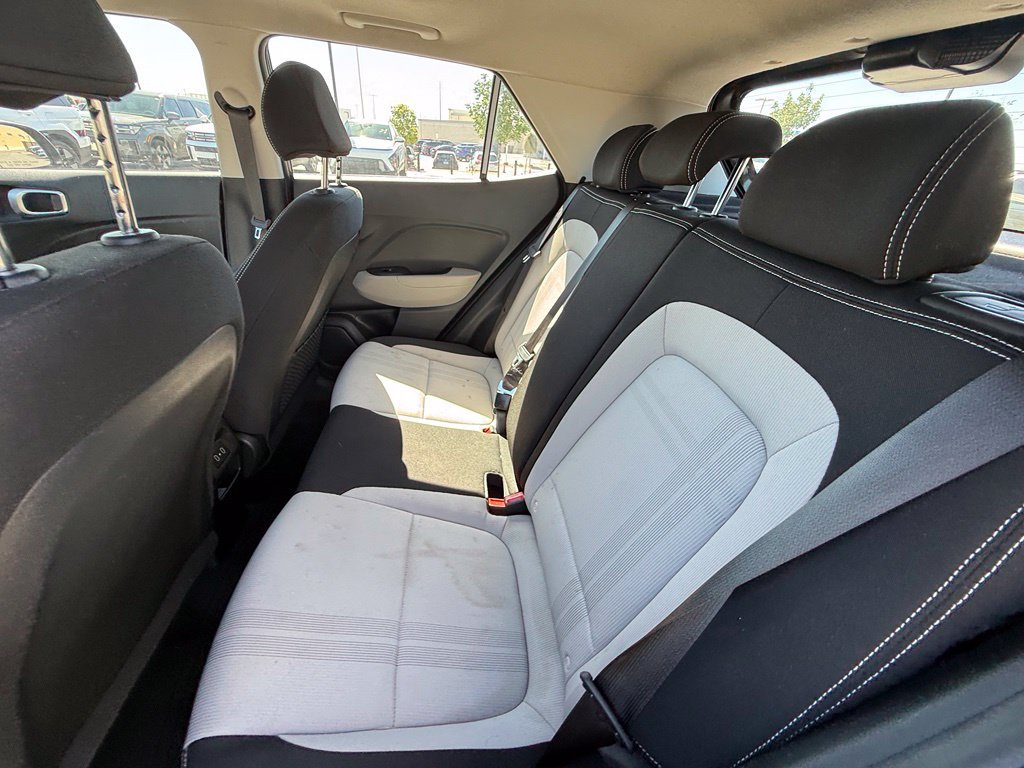 Certified 2025 Hyundai Venue SEL FWD image 8