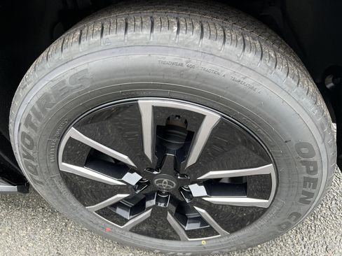 New 2026 Toyota bZ XLE image 7