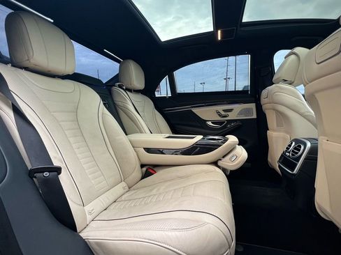 Used 2018 Mercedes-Benz S 560 Sedan image 31