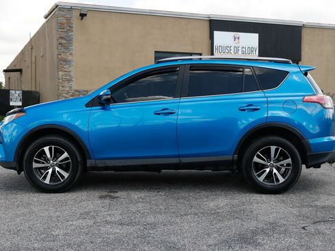 Used 2017 Toyota RAV4 XLE FWD image 2