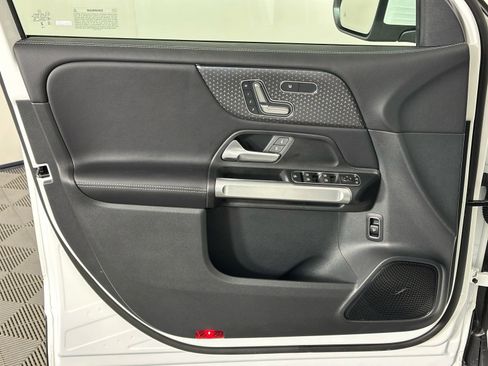 Used 2026 Mercedes-Benz GLB 250 4MATIC image 34