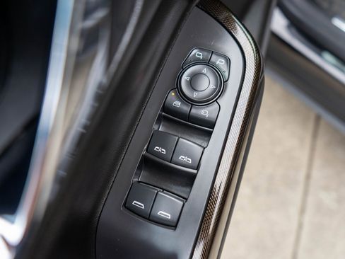 Used 2021 GMC Acadia AT4 w/ Technology Package image 19