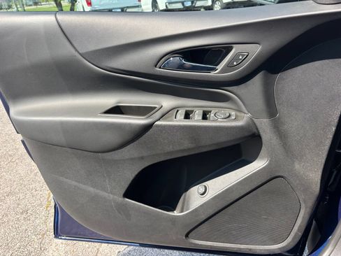 Used 2022 Chevrolet Equinox LT AWD/4WD image 12