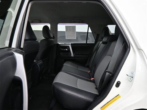 Used 2021 Toyota 4Runner SR5 Premium image 16