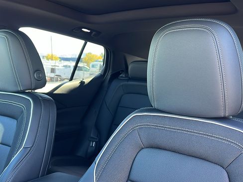 New 2026 Chevrolet Equinox EV LT image 18