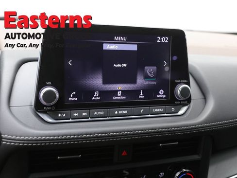 Used 2023 Nissan Rogue S AWD/4WD image 19