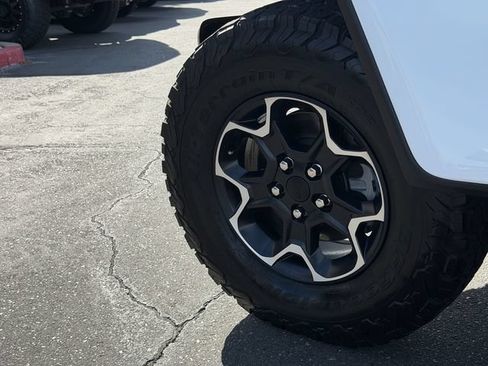 Used 2023 Jeep Wrangler Unlimited Rubicon 4xe w/ Cold Weather Group AWD/4WD image 13
