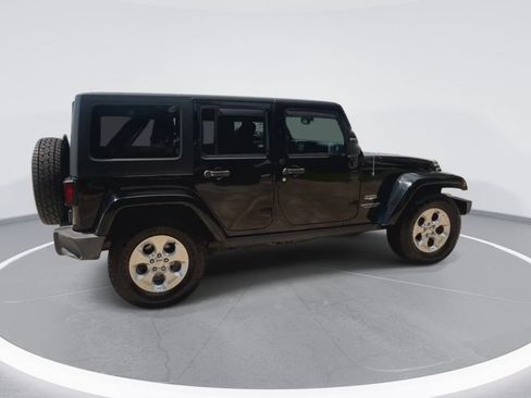 Used 2014 Jeep Wrangler Unlimited Sahara w/ Connectivity Group AWD/4WD image 9