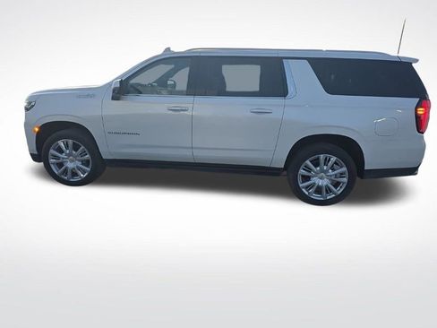 Used 2024 Chevrolet Suburban High Country w/ Advanced Technology Package image 3