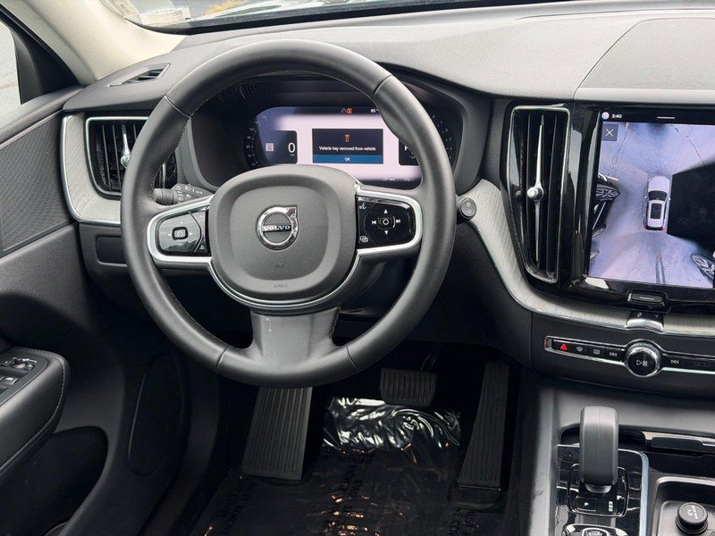 Certified 2025 Volvo XC60 B5 Plus AWD/4WD image 13
