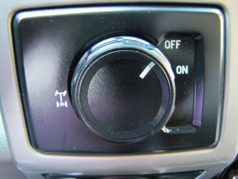 Used 2017 Ford F150 Lariat RWD image 39
