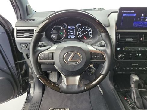 Used 2022 Lexus GX 460 Luxury w/ Accessory Package AWD/4WD image 21