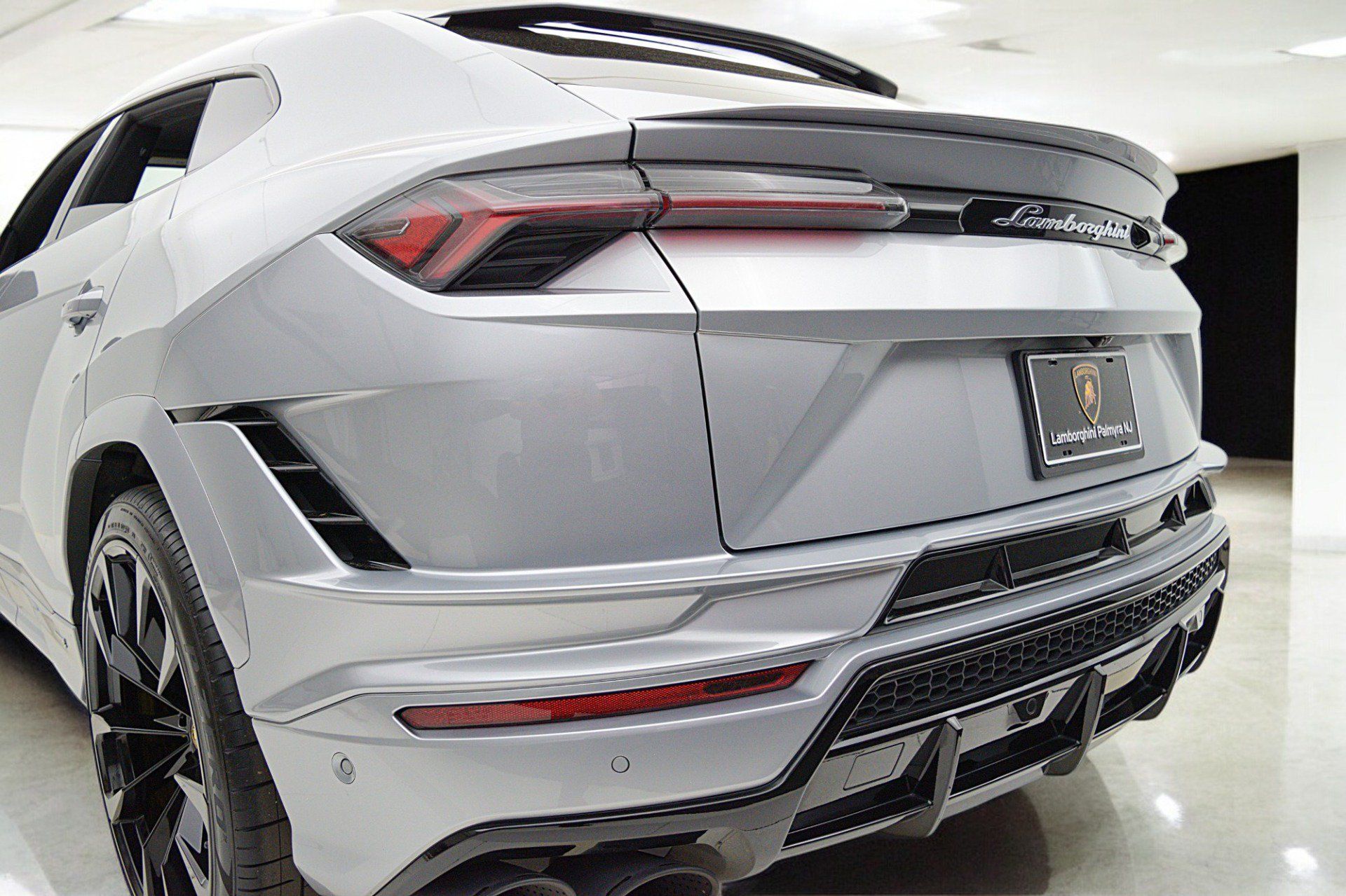 Used 2023 Lamborghini Urus S AWD/4WD image 15