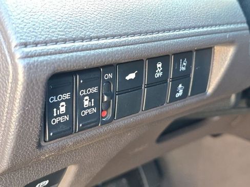 Used 2018 Honda Odyssey EX-L image 25