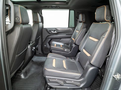 Used 2022 GMC Yukon XL AT4 image 33