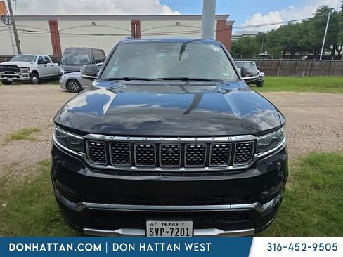 Used 2023 Jeep Grand Wagoneer Series III AWD/4WD image 5