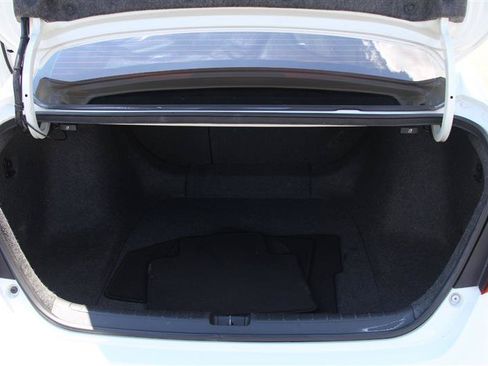 Used 2018 Honda Accord Sport image 10