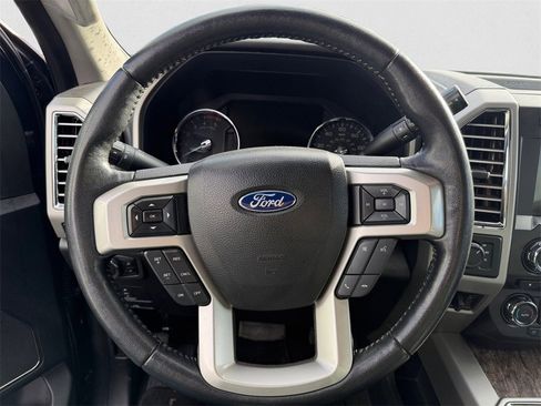 Used 2017 Ford F350 Lariat image 7