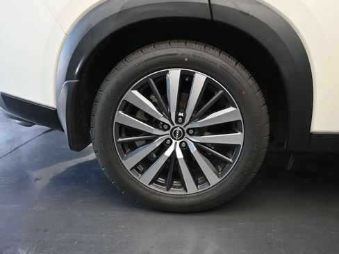 Used 2022 Nissan Pathfinder Platinum w/ Cargo Package image 9